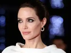 Анджелина Джоли возглавила рейтинг самых упоминаемых в РФ звезд