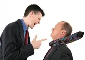 Издевательства начальника парализуют рабочий процесс